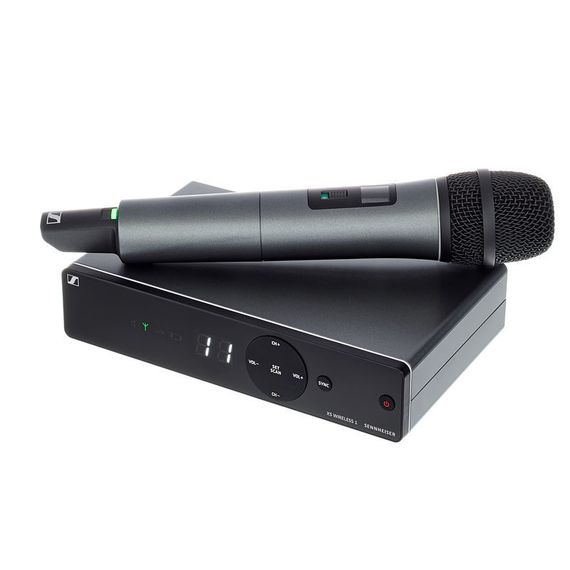 SENNHEISER XSW 1-825-B Вокальная радиосистема с динам. микроф. E825 (614-638 MHz)