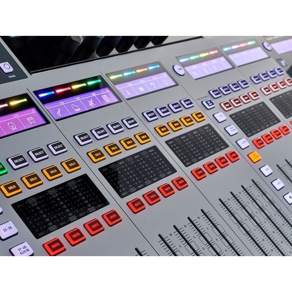 BEHRINGER WING цифровой микшер, 48 каналов, 24 фейдера, 10" сенсорный экран, 8FX, 16MIX, 8MATRIX, 4MAIN, 3хAES50, USB 2.0 audio