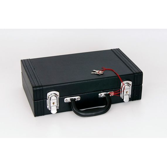 CONDUCTOR FLT-CGB-17 Кларнет, 17 клавиш, Bb-key, бакелит, французской системы. В комплекте: футляр,