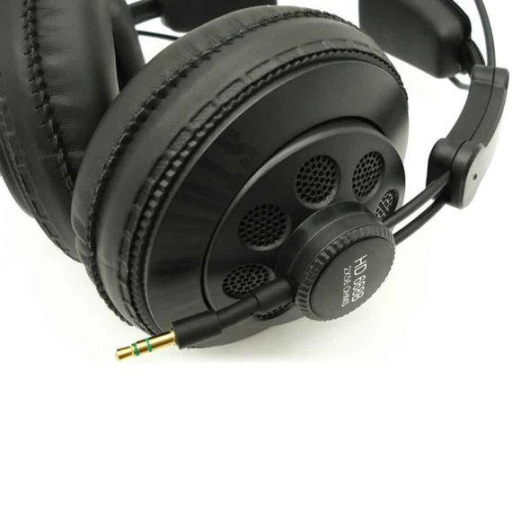 Superlux HD668B – динамические наушники полуоткрытого типа.