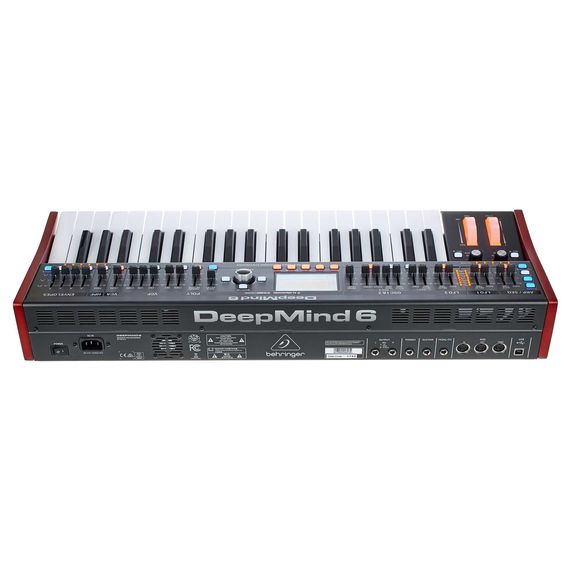 BEHRINGER DEEPMIND 6 синтезатор, аналоговые VCF и VCA, 37 клав,6 гол.полиф, 2 OCS, 2 LFO и 3 ADSR на, изображение 3