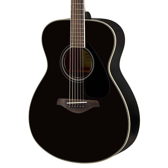 YAMAHA FS820 BLACK акустическая гитара в корпусе концерт уменьшенного форм-фактора от знаменитого японского производителя.