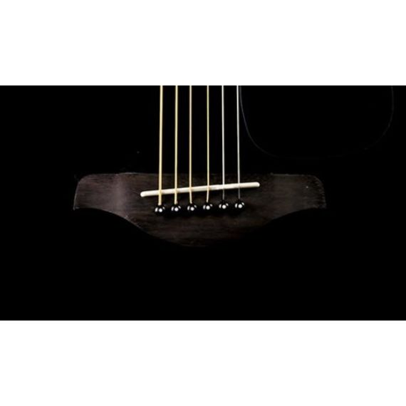 YAMAHA FS820 BLACK акустическая гитара в корпусе концерт уменьшенного форм-фактора от знаменитого японского производителя.
