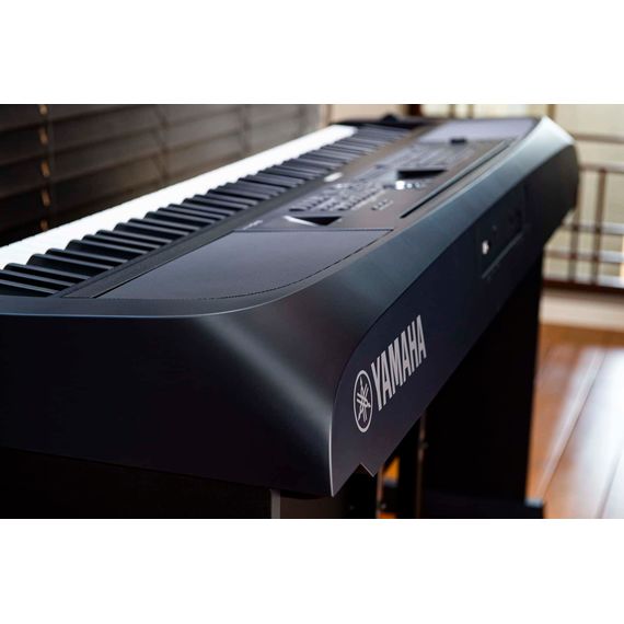 YAMAHA DGX-670B цифровое пианино с авто аккомпанементом. Количество клавиш: 88