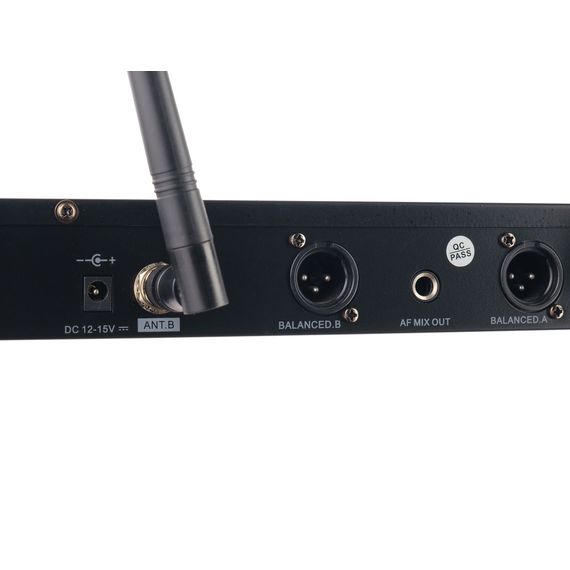 LAUDIO LS-Q10-2M Беспроводная микрофонная система с двумя ручными передатчиками