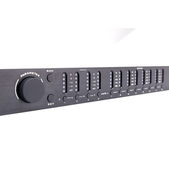 S-TRACK Dolphin 48 спикер-процессор, 4 вх./8 вых., FIR-фильтр 512 порядка, ПО управления Ethernet/USB, 1U