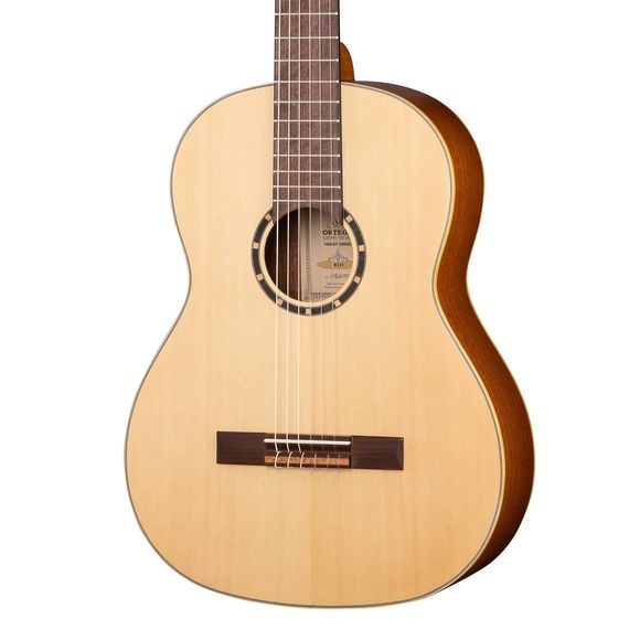 ORTEGA R121-4/4 Family Series Классическая гитара, размер 4/4, матовая, с чехлом, Ortega