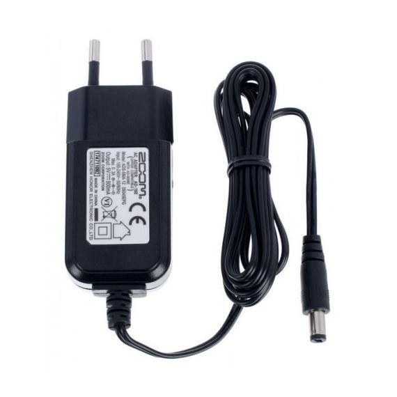 Zoom AD16E блок питания для педалей и процессоров. 9V/500 mA