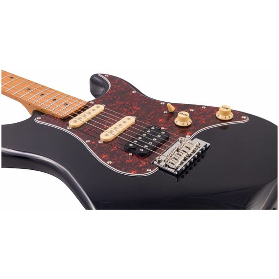 JET JS-400 BK Электрогитара шестиструнная Stratocaster, корпус тополь запеченный, 22 лада, HSS, tremolo, цвет BK